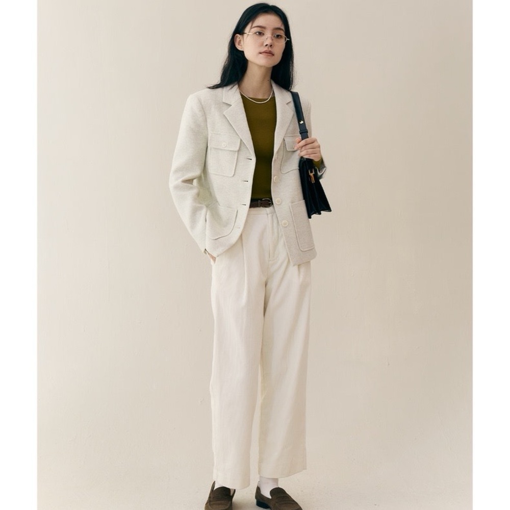 White corduroy tapered dart pants